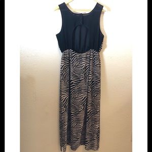 [F21] Zebra Printed Maxi Dress w/ Keyhole Cutout